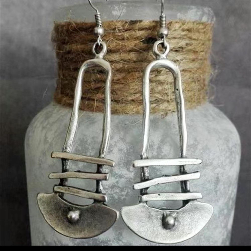 Half Circle Geometric Pendant Earrings -silver NWT